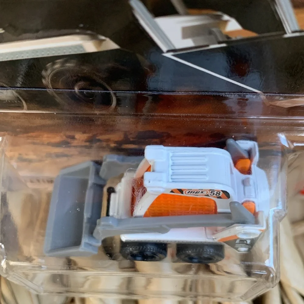 Matchbox Skidster Construction Vehicle White & Orange Truck Machine MBX 2025 New